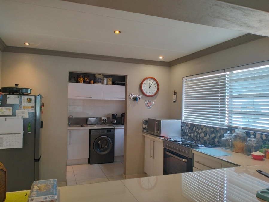 3 Bedroom Property for Sale in Reebok Western Cape